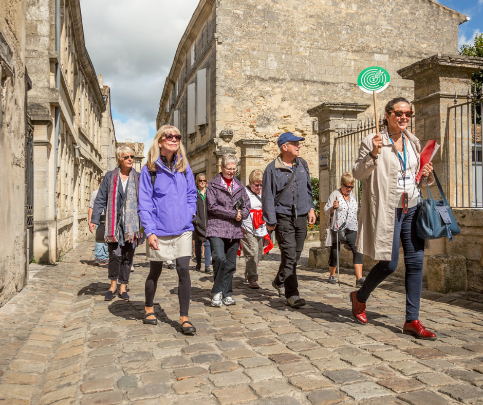 river cruise guide